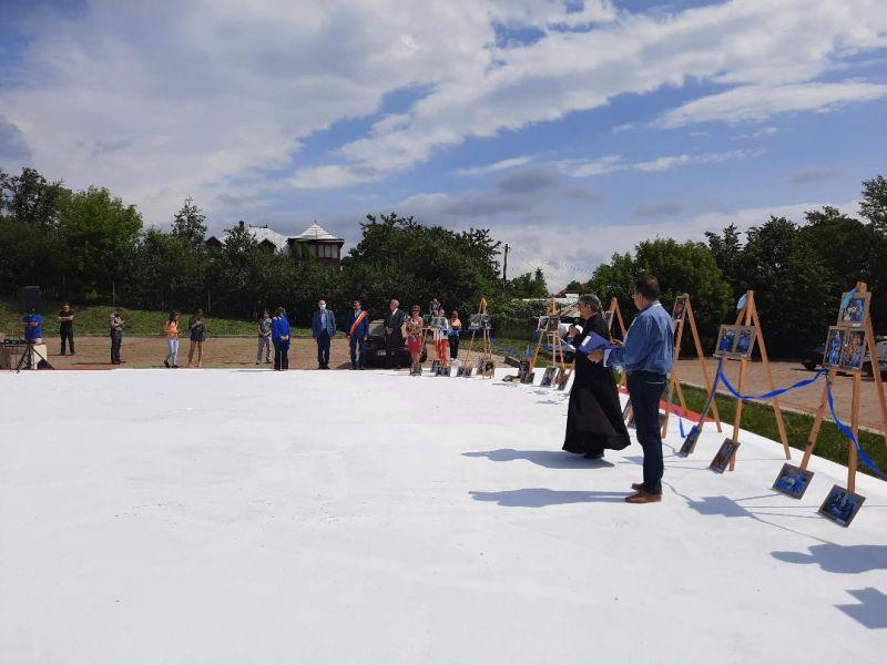 Vernisaj de pictură la Spitalul Municipal de Urgență Moinești