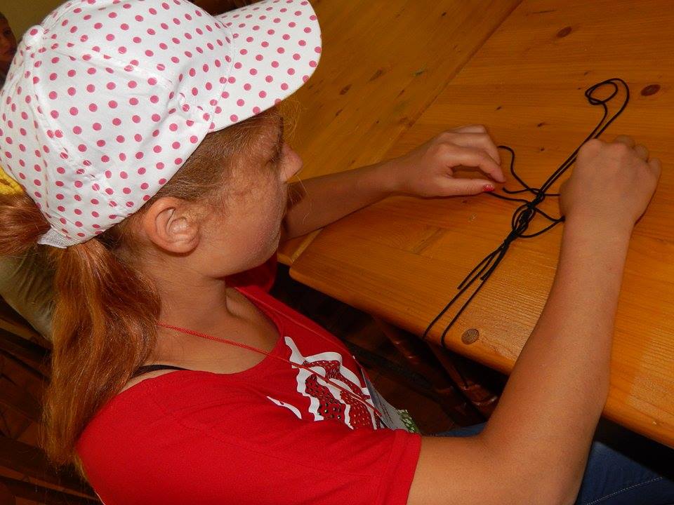 Ajută 10 copii din mediul rural să meargă la mare