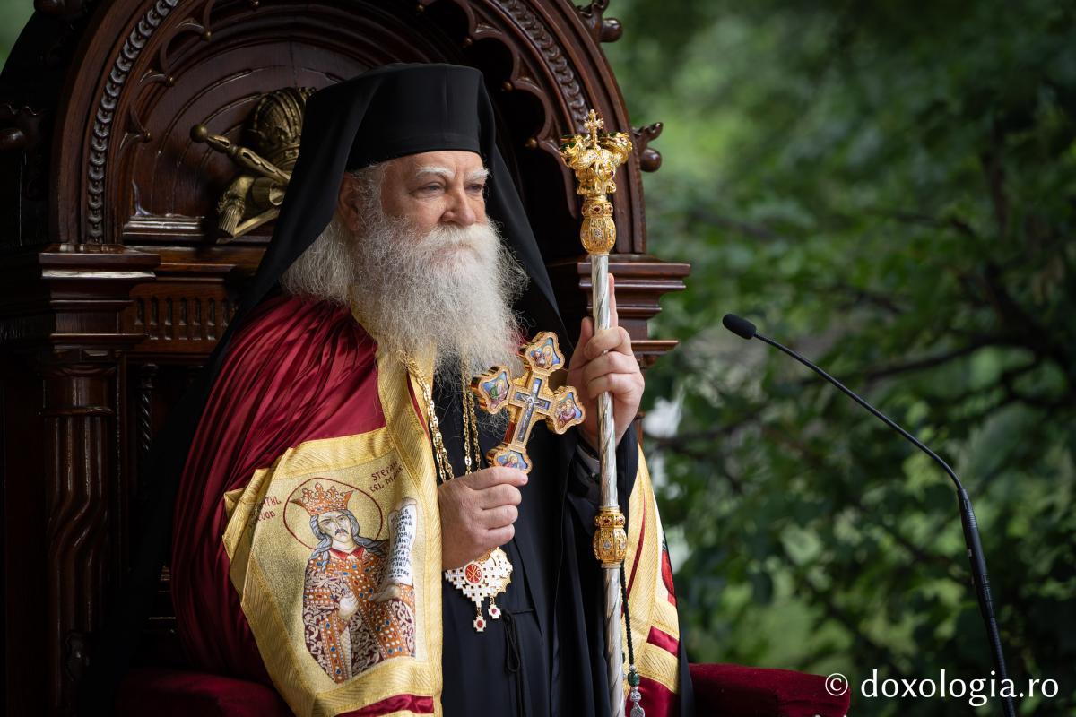 Zi mare în Bucovina lui Ștefan: IPS Calinic, noul întâistătător al Arhiepiscopiei Sucevei și Rădăuților, a fost întronizat