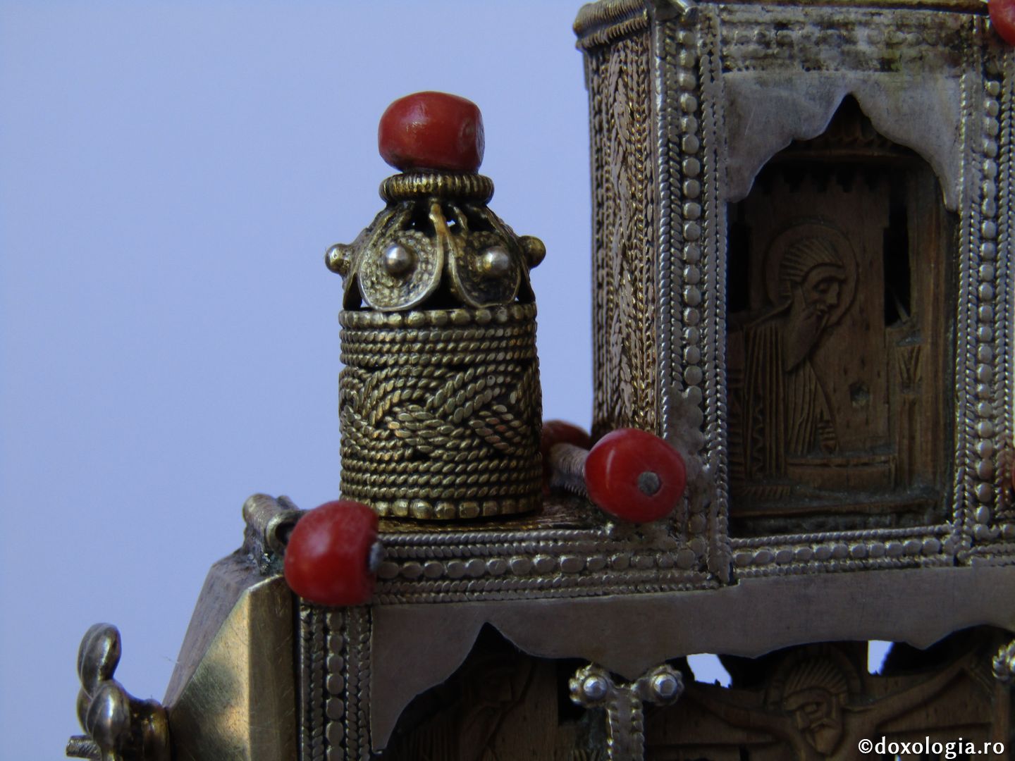 Exponatul lunii iulie: Cruce pentru Sfânta Masă