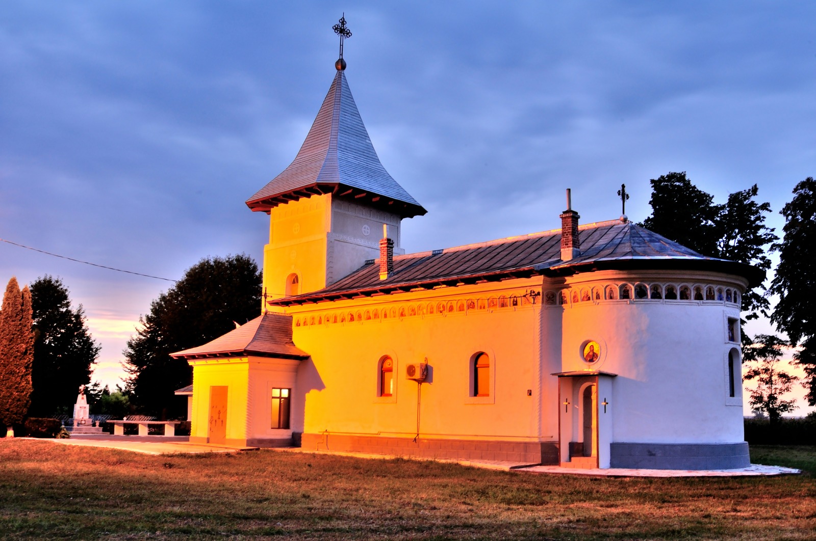 Biserica „Sfântul Ilie” din Roman: O ctitorie episcopală la ceas aniversar