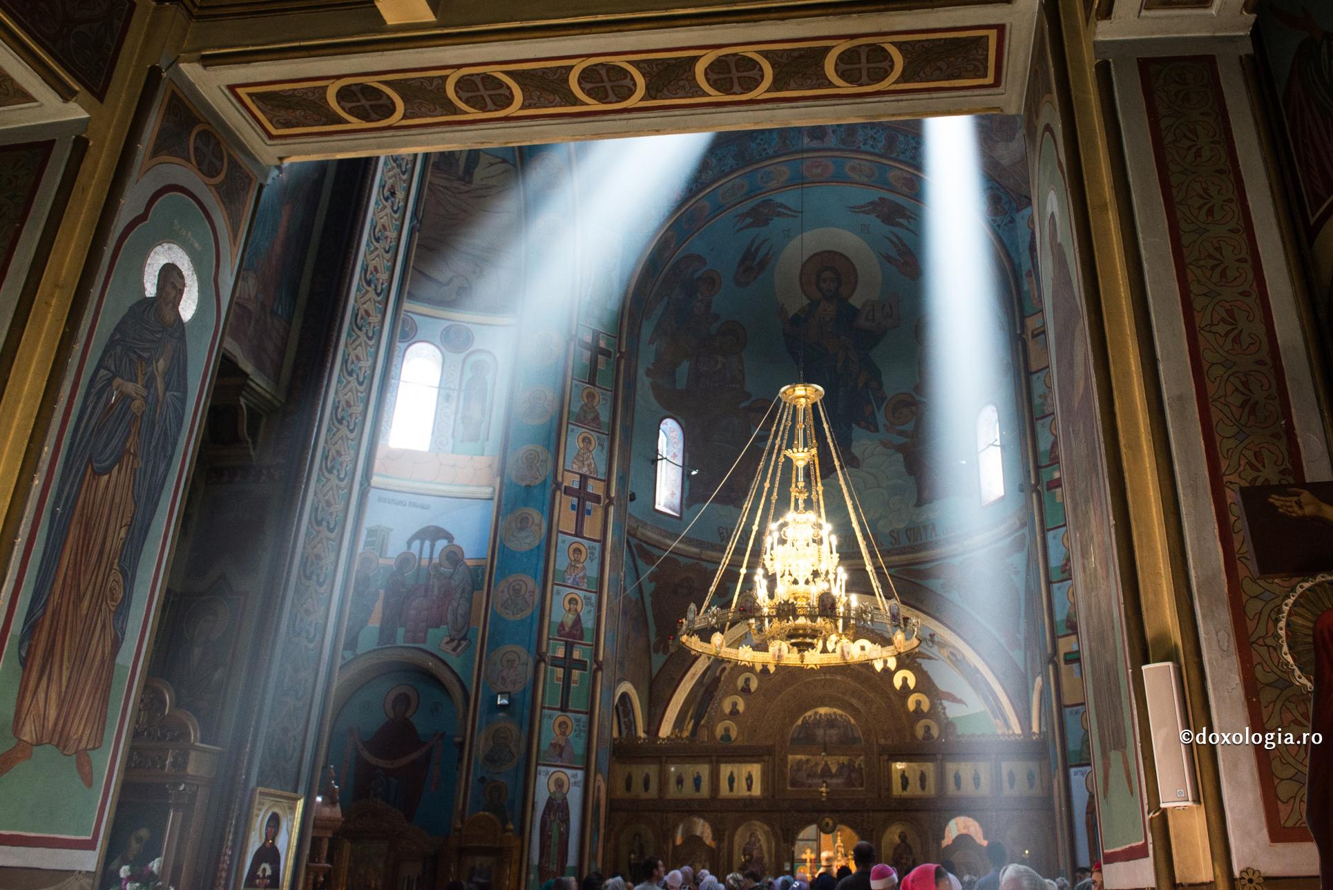 De ce nu observăm nicio schimbare în bine după ce participăm la slujbe?