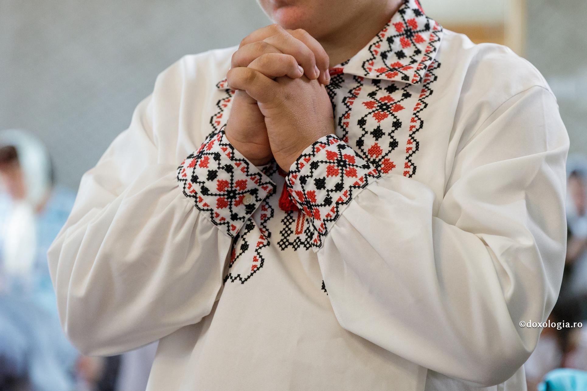 (Video) „De multe ori, copiii ne încurajează pe noi în încercările cele grele ale vieții”