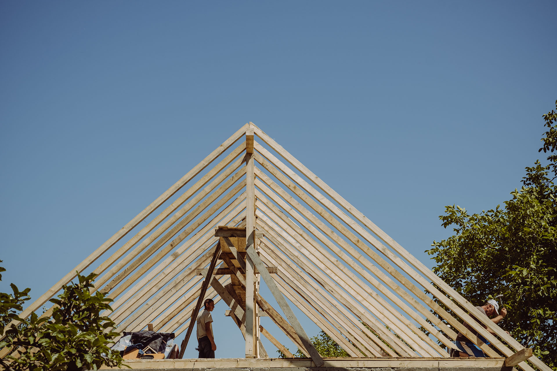 Casa familiei Baciu are un acoperiș nou Casa familiei Baciu are un acoperiș nou