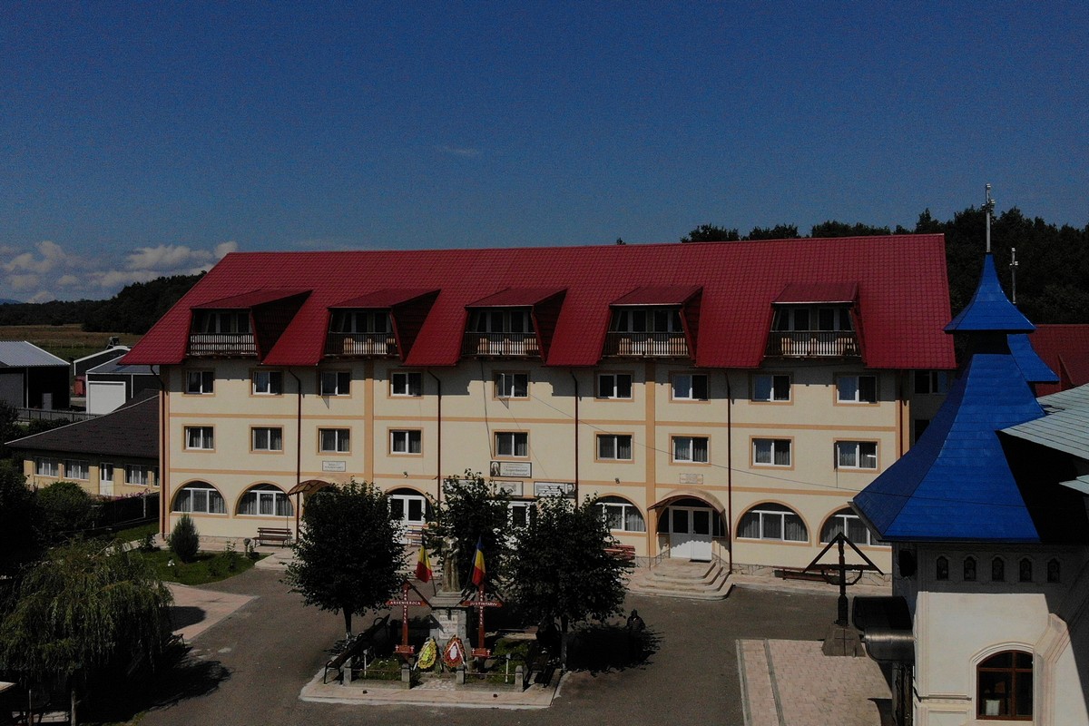 Hrană pentru persoanele din Centrul „Bogdan I” al Mănăstirii Bogdănești