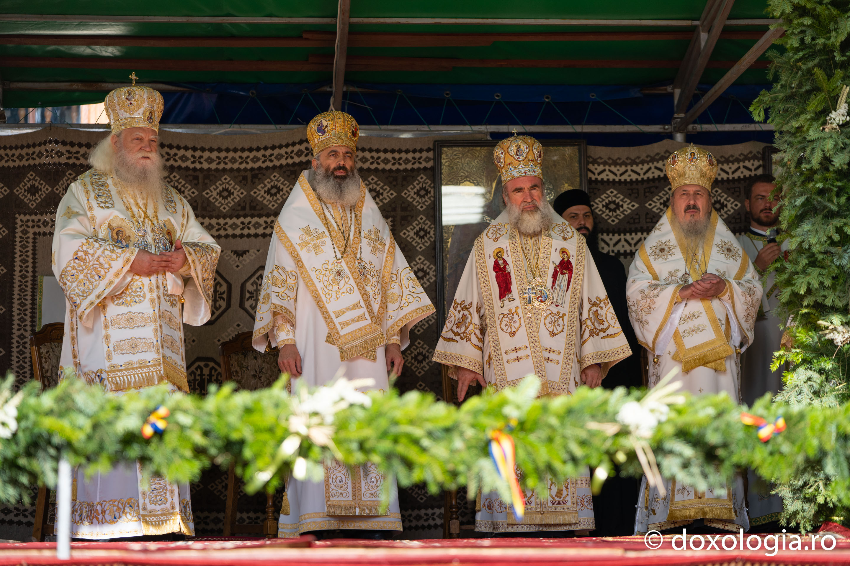 Foto: Bogdan Bulgariu Zi mare în Bucovina lui Ștefan: IPS Calinic, noul întâistătător al Arhiepiscopiei Sucevei și Rădăuților, a fost întronizat