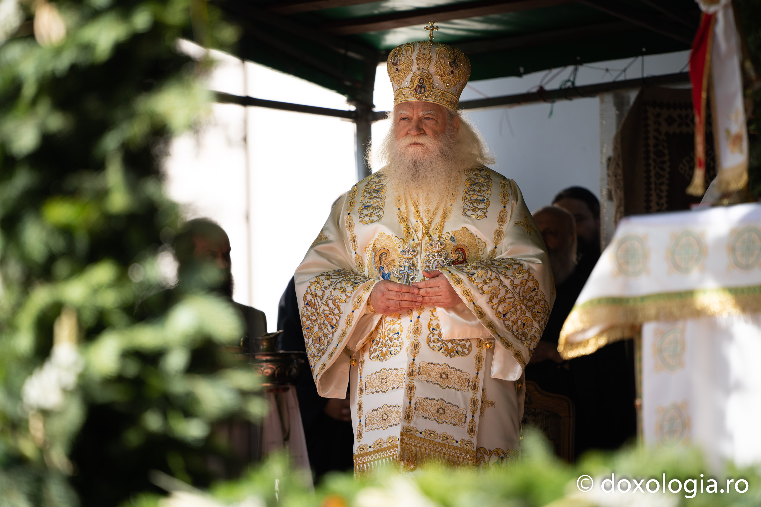 Foto: Bogdan Bulgariu Zi mare în Bucovina lui Ștefan: IPS Calinic, noul întâistătător al Arhiepiscopiei Sucevei și Rădăuților, a fost întronizat