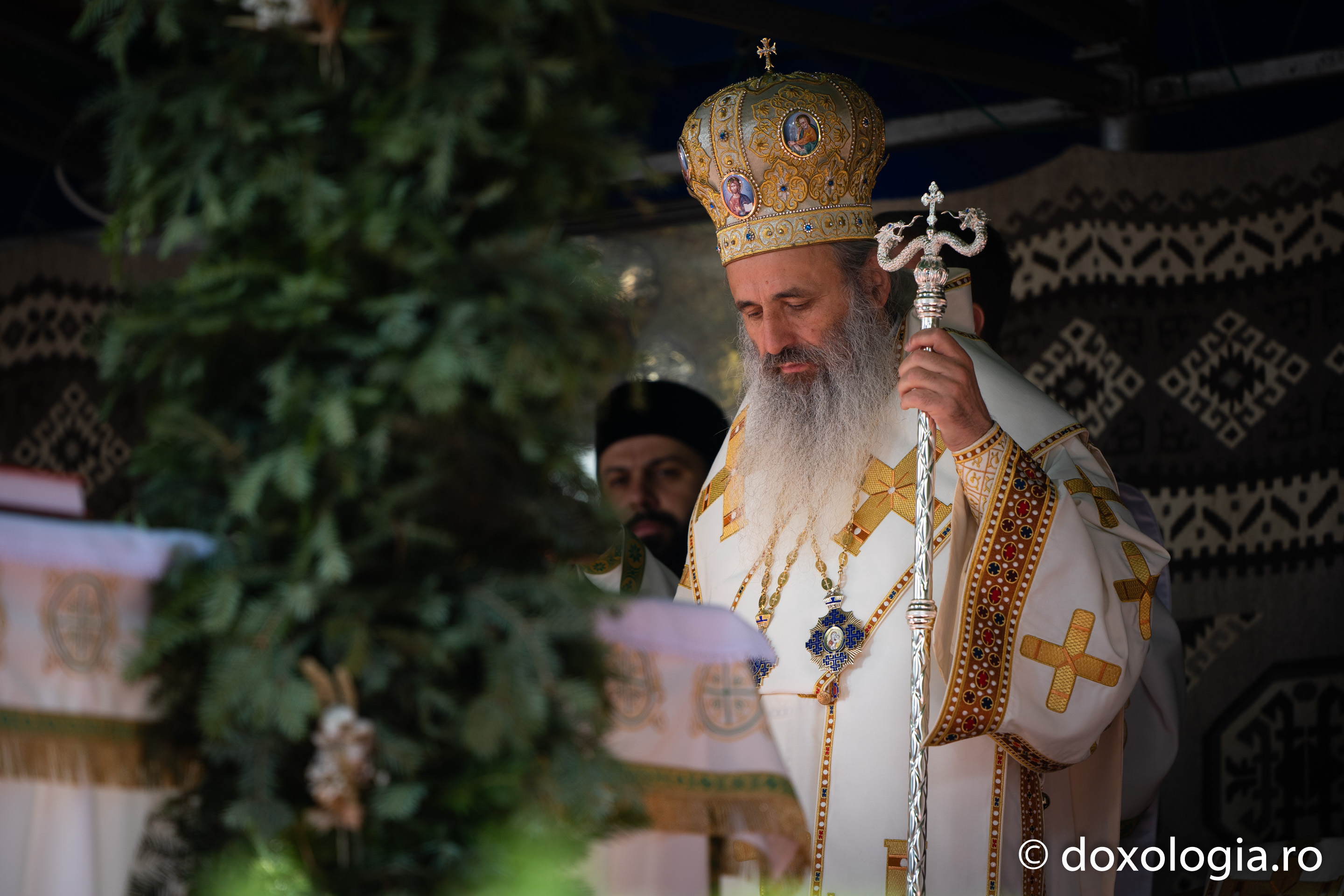 Foto: Bogdan Bulgariu Zi mare în Bucovina lui Ștefan: IPS Calinic, noul întâistătător al Arhiepiscopiei Sucevei și Rădăuților, a fost întronizat