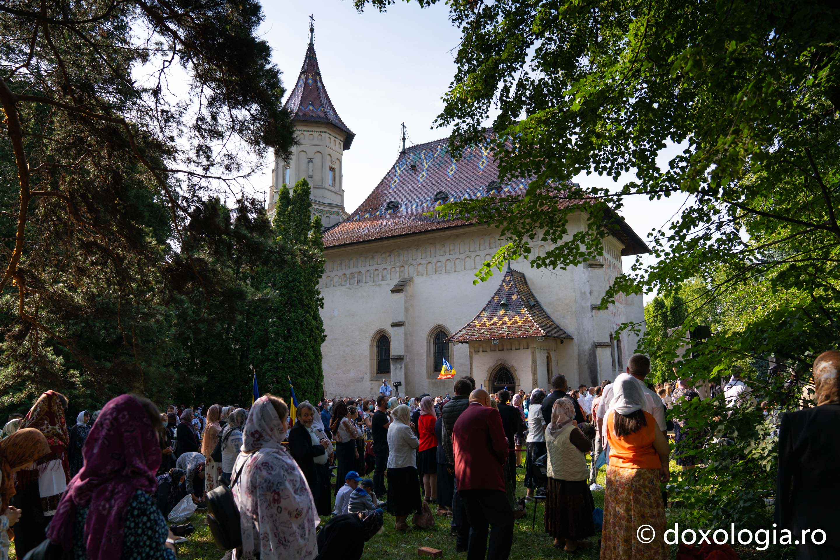 Foto: Bogdan Bulgariu Zi mare în Bucovina lui Ștefan: IPS Calinic, noul întâistătător al Arhiepiscopiei Sucevei și Rădăuților, a fost întronizat