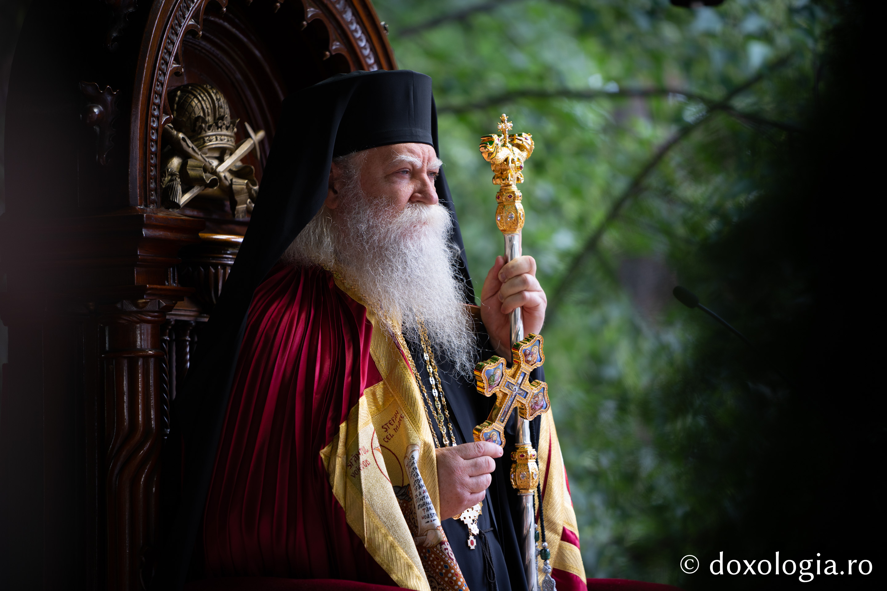 Foto: Bogdan Bulgariu Zi mare în Bucovina lui Ștefan: IPS Calinic, noul întâistătător al Arhiepiscopiei Sucevei și Rădăuților, a fost întronizat