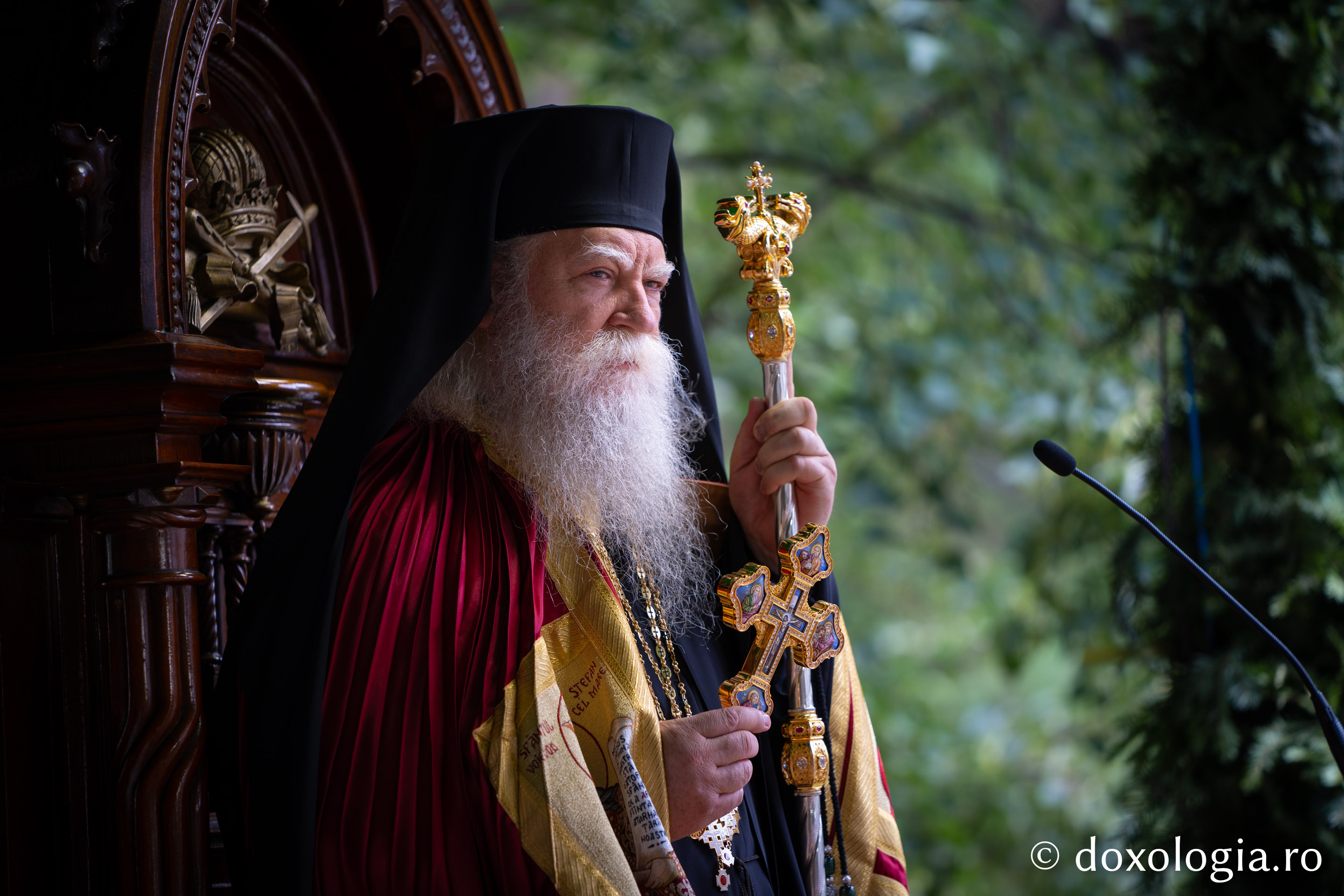 Foto: Bogdan Bulgariu Zi mare în Bucovina lui Ștefan: IPS Calinic, noul întâistătător al Arhiepiscopiei Sucevei și Rădăuților, a fost întronizat