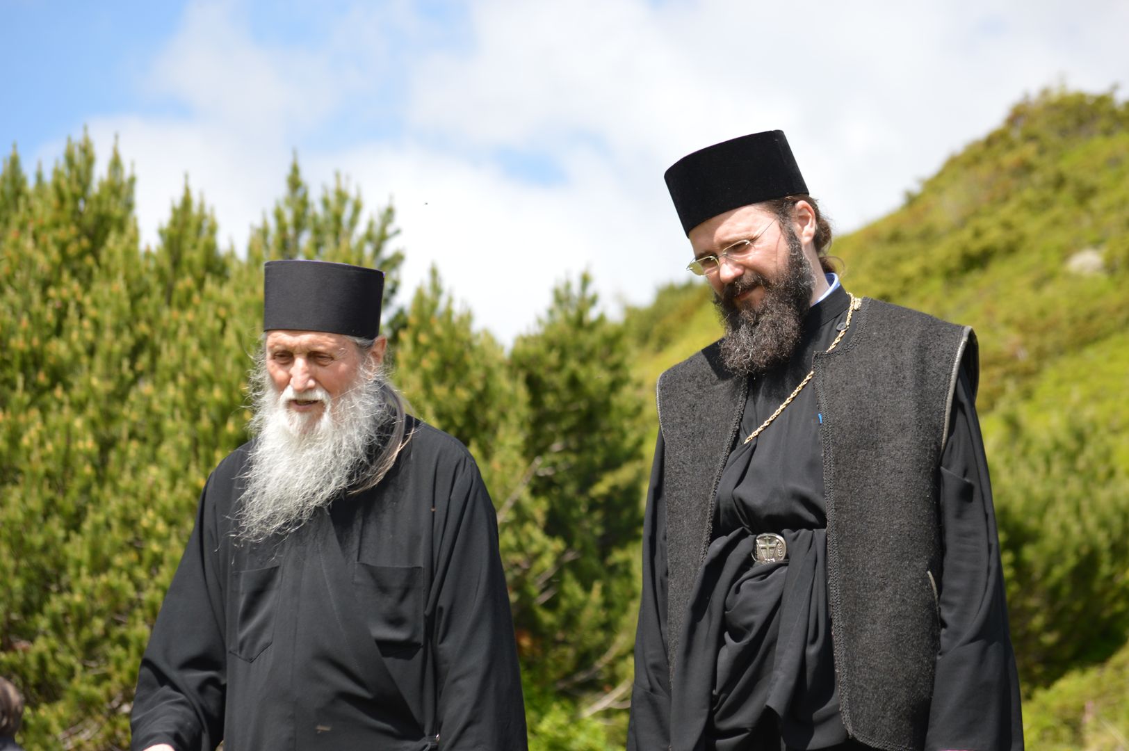 „Înaltpreasfințitul Pimen – un vlădică al slavei aduse lui Dumnezeu” – interviu cu Preasfințitul Macarie al Europei de Nord