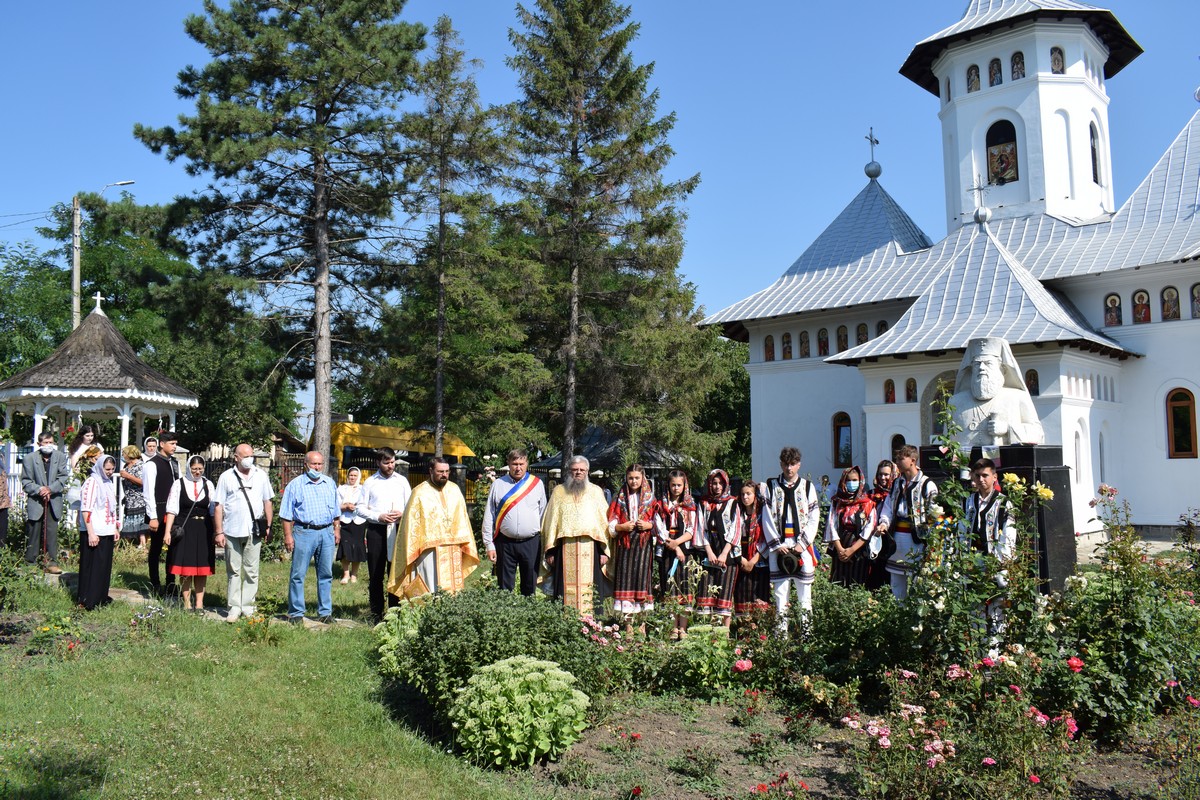 Patriarhul Teoctist Arăpașu, pomenit la Victoria și la Tocileni