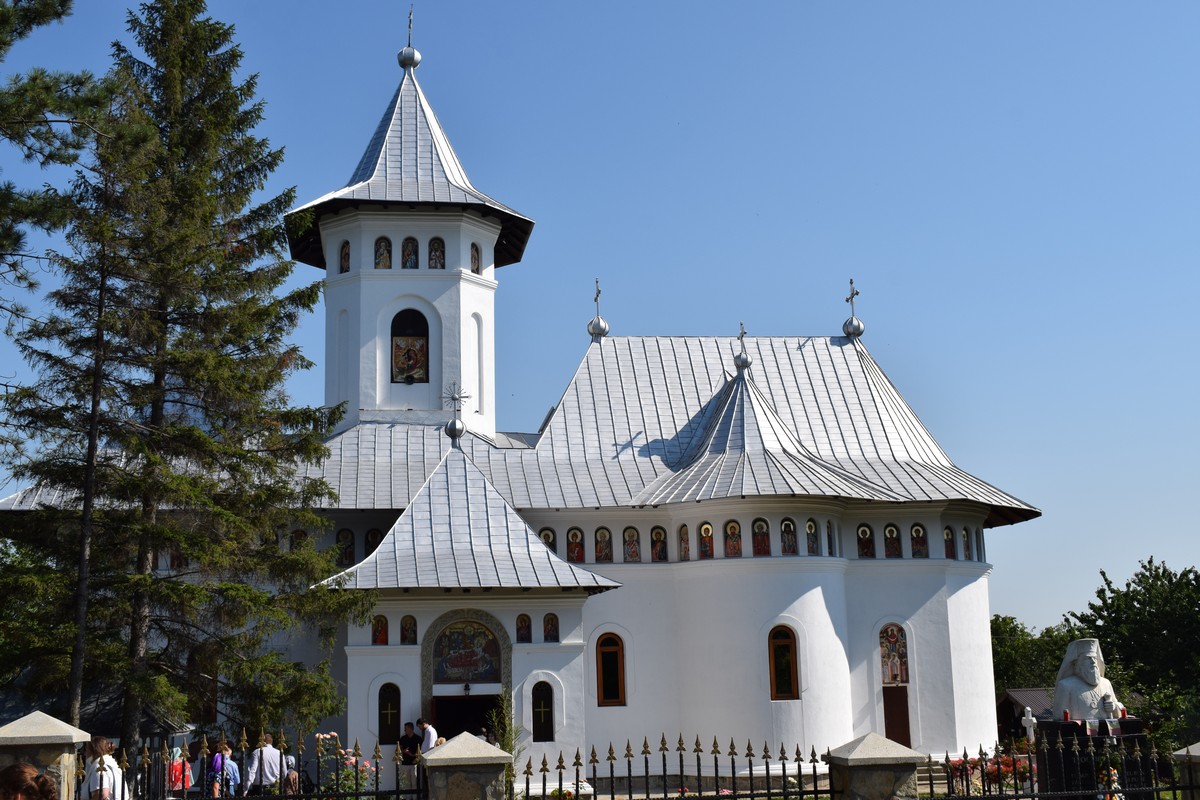 Patriarhul Teoctist Arăpașu, pomenit la Victoria și la Tocileni