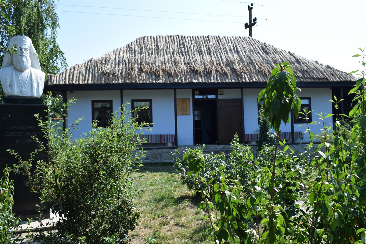 Patriarhul Teoctist Arăpașu, pomenit la Victoria și la Tocileni