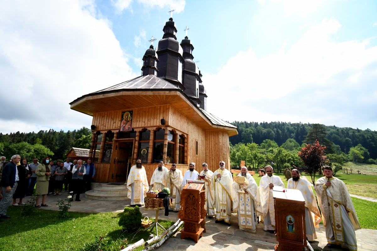 Sfântul Cuvios Atanasie Athonitul, serbat la Schitul Pocrov