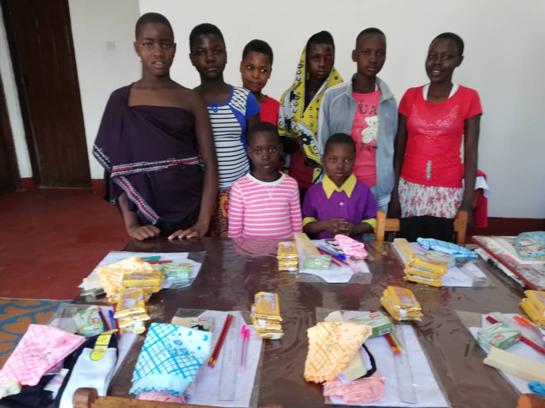 Daruri pentru elevele de liceu din Tanzania care s-au implicat în munca de la Centrul misionar