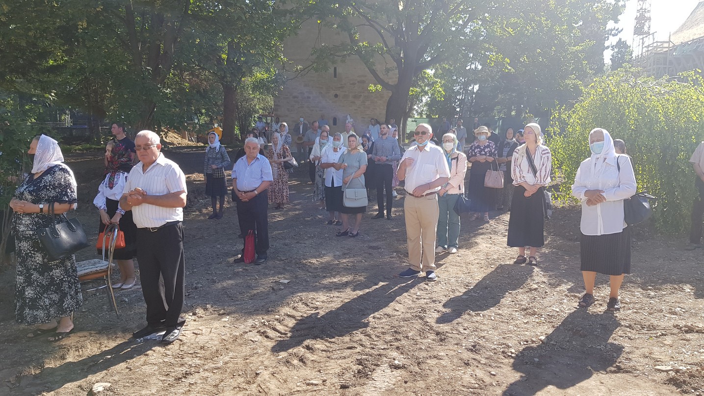 Trei ierarhi, la hramul Mănăstirii Bogdana din Rădăuți