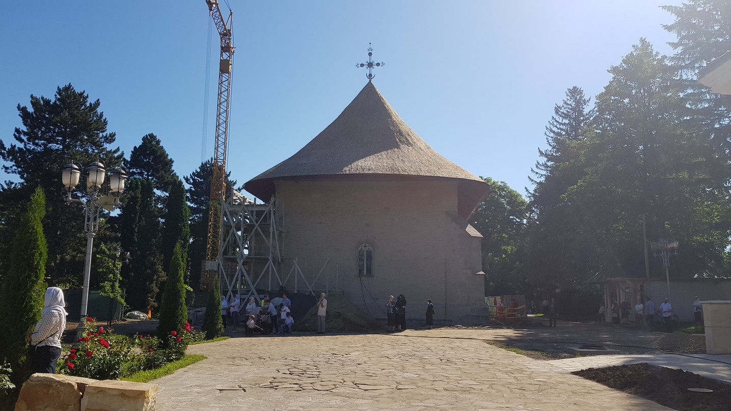 Trei ierarhi, la hramul Mănăstirii Bogdana din Rădăuți