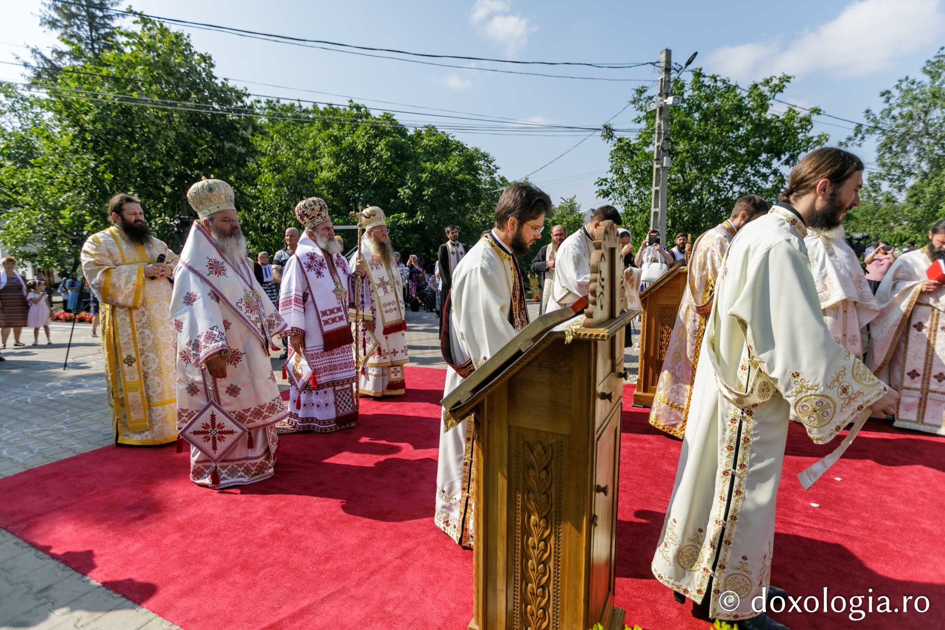 foto: pr. Silviu Cluci Sărbătoarea Sfintei Chiriachi în Episcopia Hușilor: „Îi mulţumim pentru lucrurile minunate pe care le săvârşeşte, cu discreţie, în viaţa noastră”