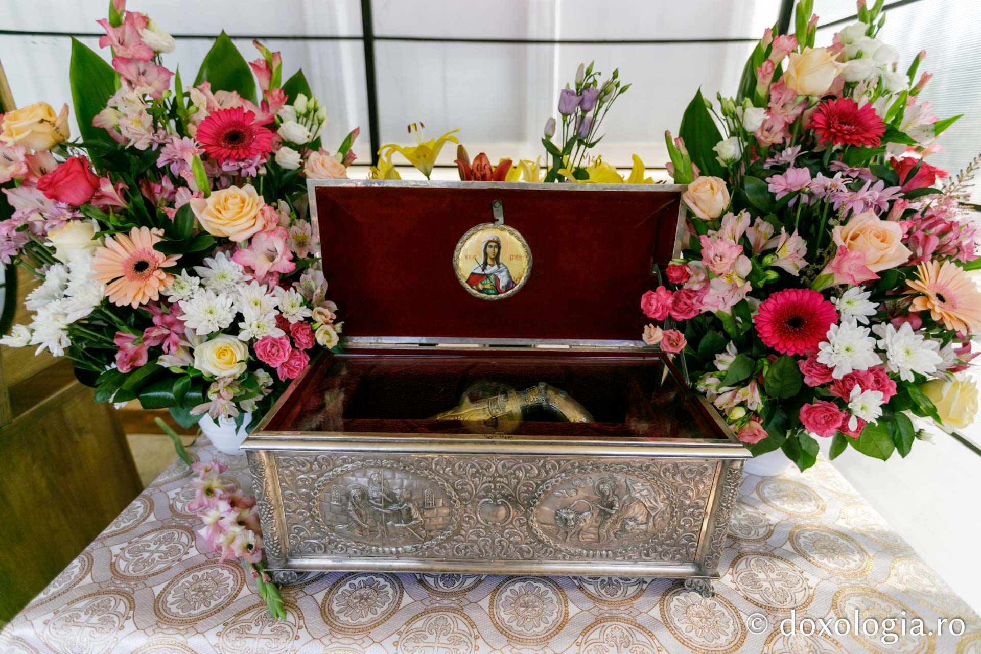 foto: pr. Silviu Cluci Sărbătoarea Sfintei Chiriachi în Episcopia Hușilor: „Îi mulţumim pentru lucrurile minunate pe care le săvârşeşte, cu discreţie, în viaţa noastră”