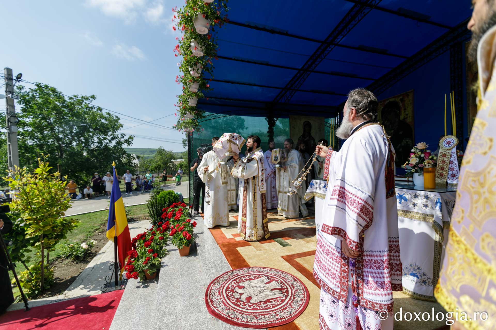 foto: pr. Silviu Cluci Sărbătoarea Sfintei Chiriachi în Episcopia Hușilor: „Îi mulţumim pentru lucrurile minunate pe care le săvârşeşte, cu discreţie, în viaţa noastră”