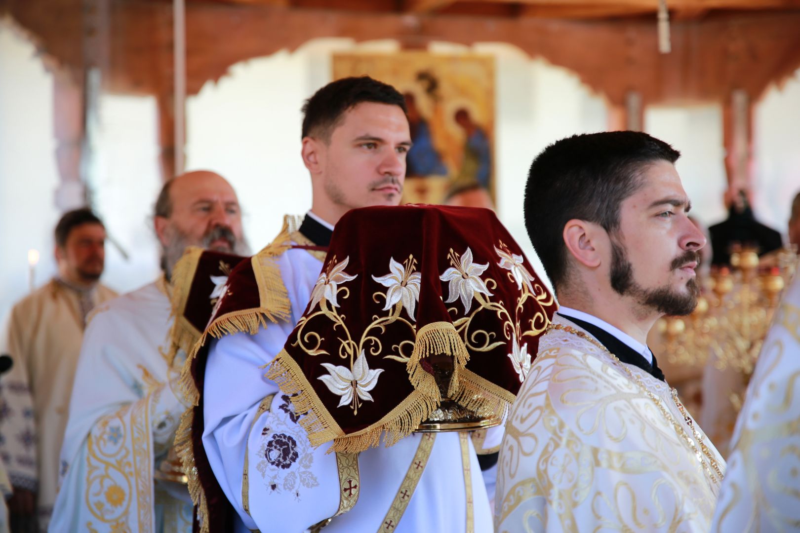 Sfântul Mucenic Pantelimon a fost cinstit la Mănăstirea Paltin din Petru Vodă