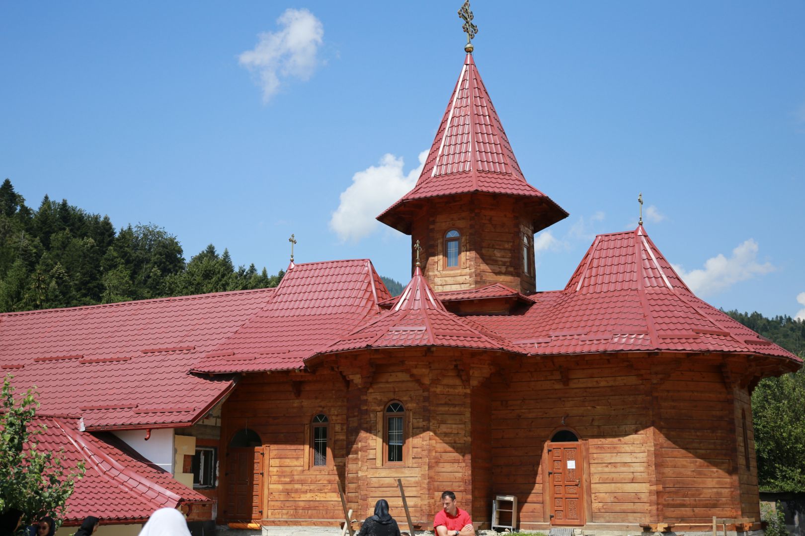 Sfântul Mucenic Pantelimon a fost cinstit la Mănăstirea Paltin din Petru Vodă