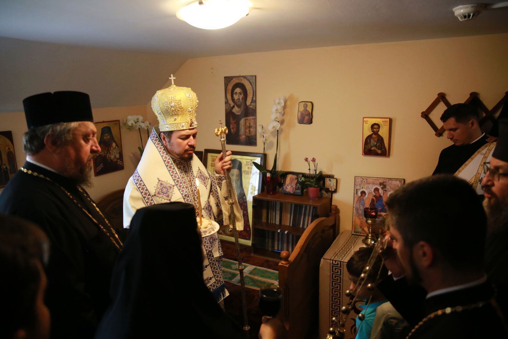 Sfântul Mucenic Pantelimon a fost cinstit la Mănăstirea Paltin din Petru Vodă