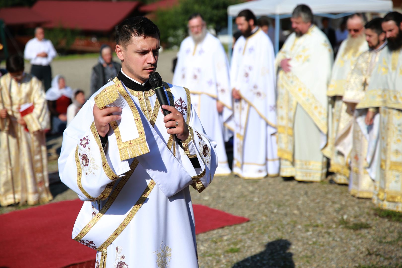 Sfântul Mucenic Pantelimon a fost cinstit la Mănăstirea Paltin din Petru Vodă