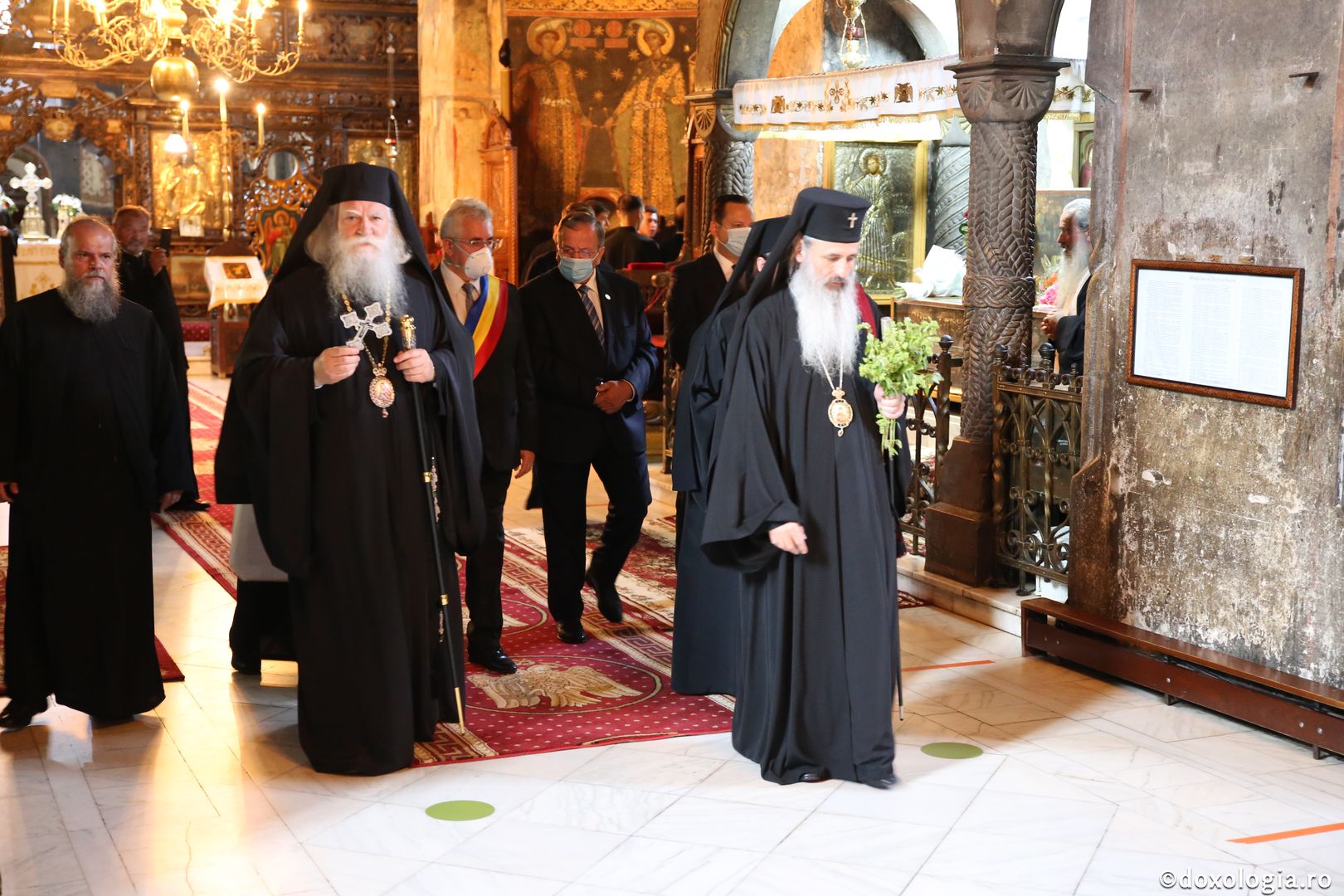 Suceava: Ierarhii care vor sluji în ziua întronizării noului Arhiepiscop au fost primiți la Mănăstirea „Sfântul Ioan cel Nou”