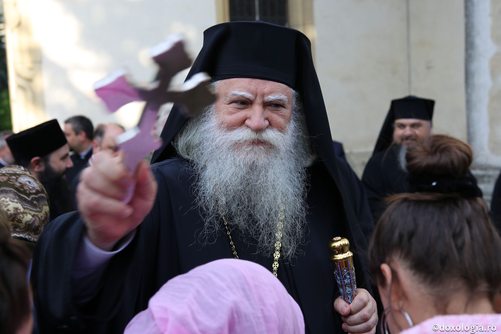 Suceava: Ierarhii care vor sluji în ziua întronizării noului Arhiepiscop au fost primiți la Mănăstirea „Sfântul Ioan cel Nou”