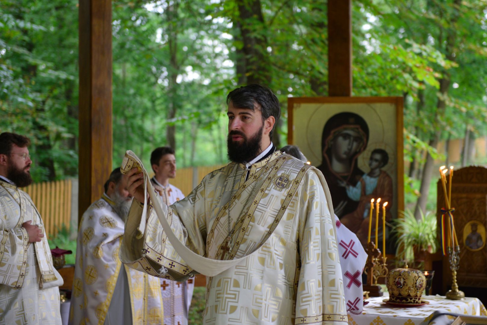 Părintele Mitropolit Teofan a slujit la Mănăstirea Miclăușeni