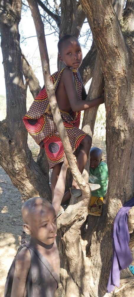 Întâlnire cu prietenii massai din Parohia de la Mapogoro