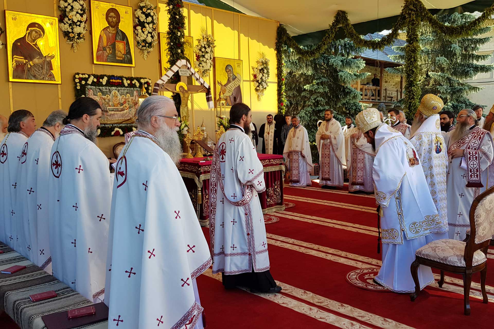 Hram la Mănăstirea Putna: „Glasul măritului Voievod Ștefan a fost auzit, ascultat, iubit, temut și urmat” Hram la Mănăstirea Putna: „Glasul măritului Voievod Ștefan a fost auzit, ascultat, iubit, temut și urmat”