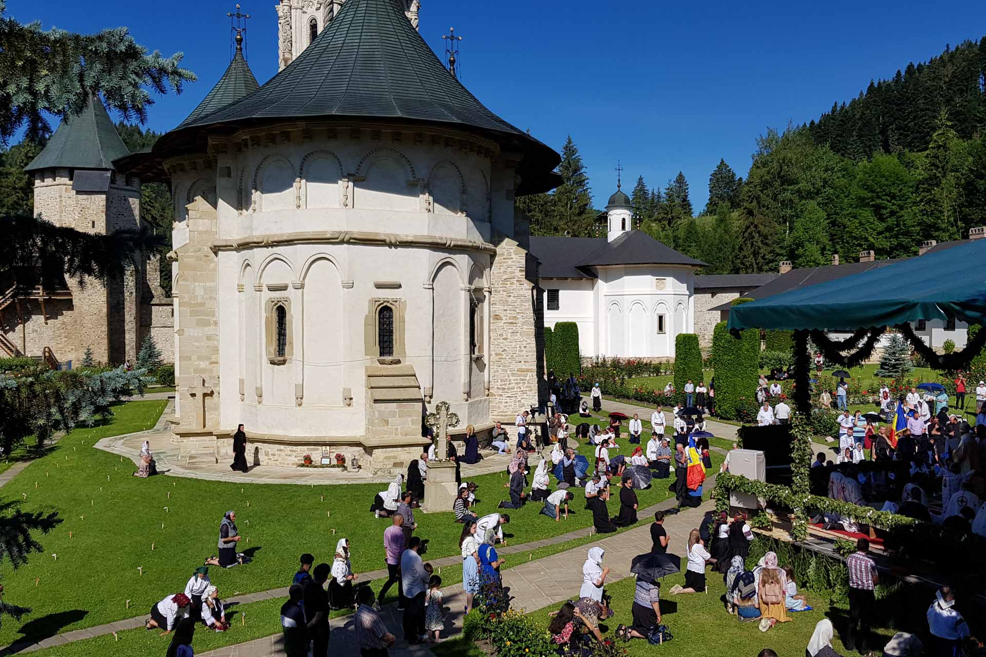 Hram la Mănăstirea Putna: „Glasul măritului Voievod Ștefan a fost auzit, ascultat, iubit, temut și urmat” Hram la Mănăstirea Putna: „Glasul măritului Voievod Ștefan a fost auzit, ascultat, iubit, temut și urmat”