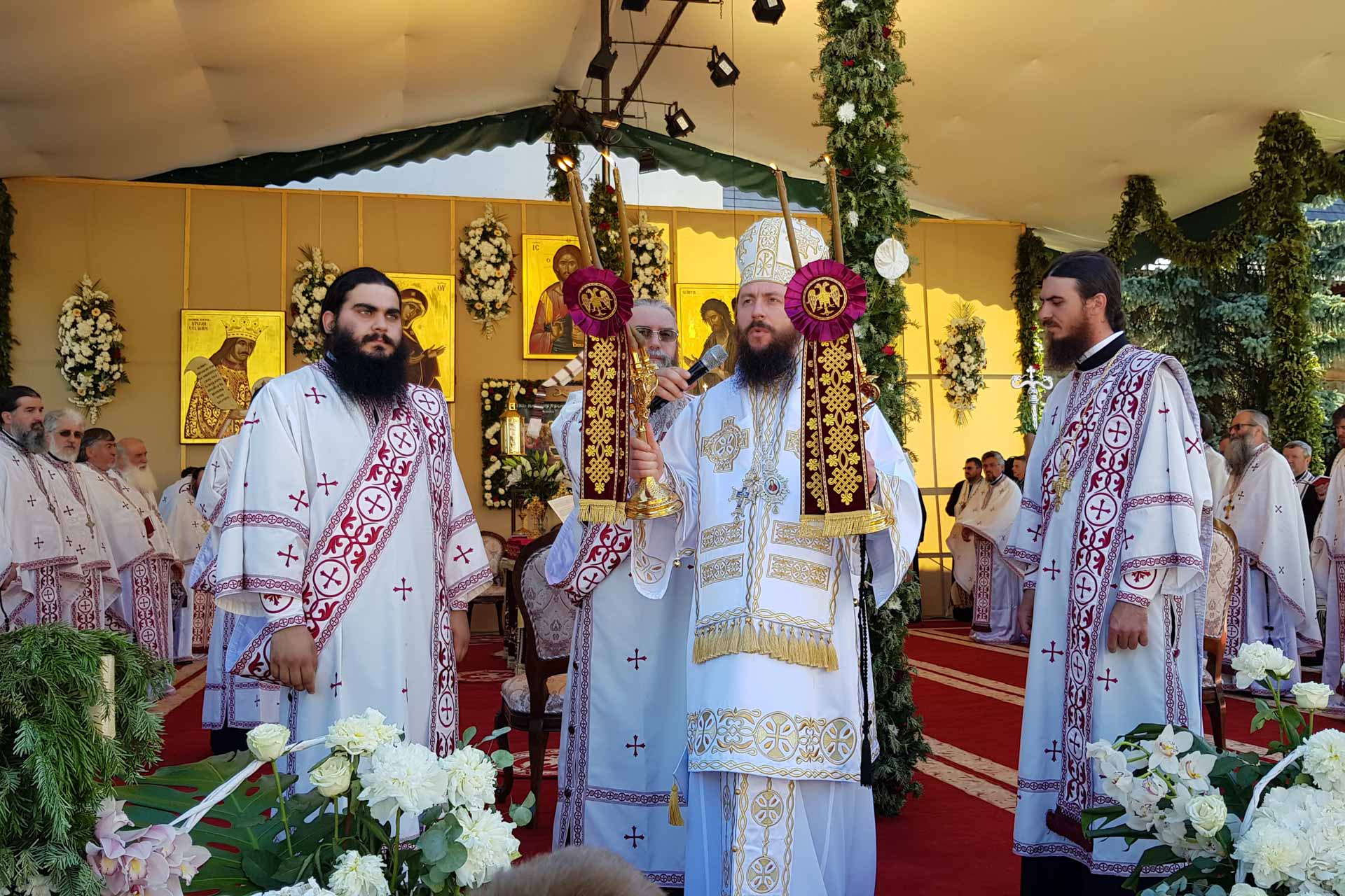 Hram la Mănăstirea Putna: „Glasul măritului Voievod Ștefan a fost auzit, ascultat, iubit, temut și urmat” Hram la Mănăstirea Putna: „Glasul măritului Voievod Ștefan a fost auzit, ascultat, iubit, temut și urmat”