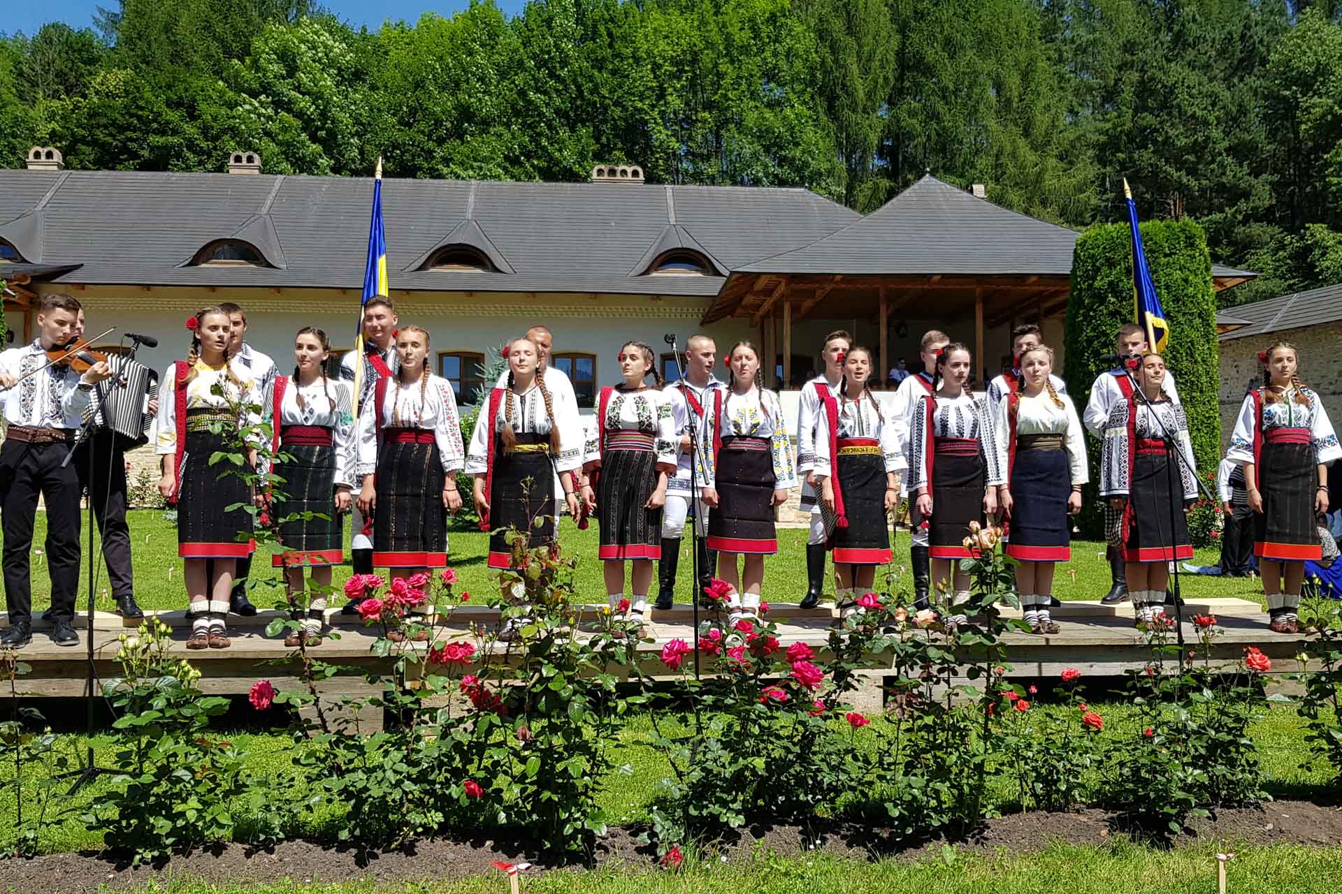 Hram la Mănăstirea Putna: „Glasul măritului Voievod Ștefan a fost auzit, ascultat, iubit, temut și urmat” Hram la Mănăstirea Putna: „Glasul măritului Voievod Ștefan a fost auzit, ascultat, iubit, temut și urmat”