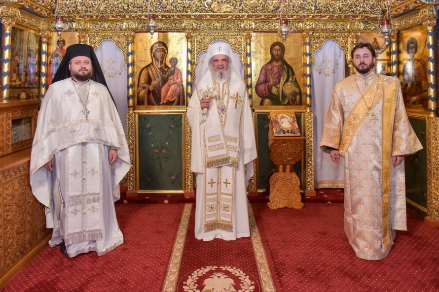 Părintele Patriarh Daniel: „Să cerem lui Hristos să-i vindece pe cei bolnavi și să le aline suferinţa!”