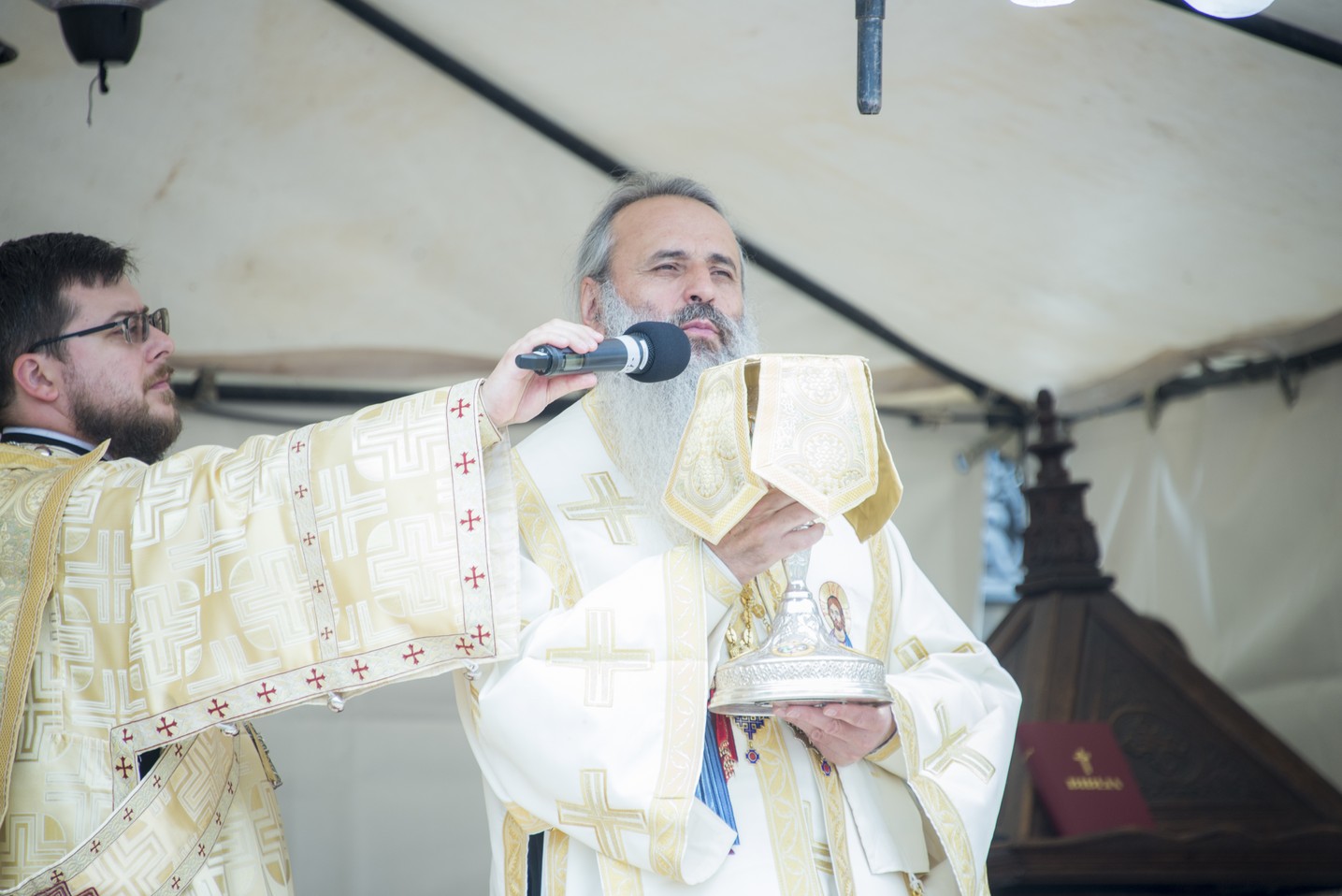 IPS Părinte Mitropolit Teofan: „Iubesc, așadar trăiesc cu adevărat!”