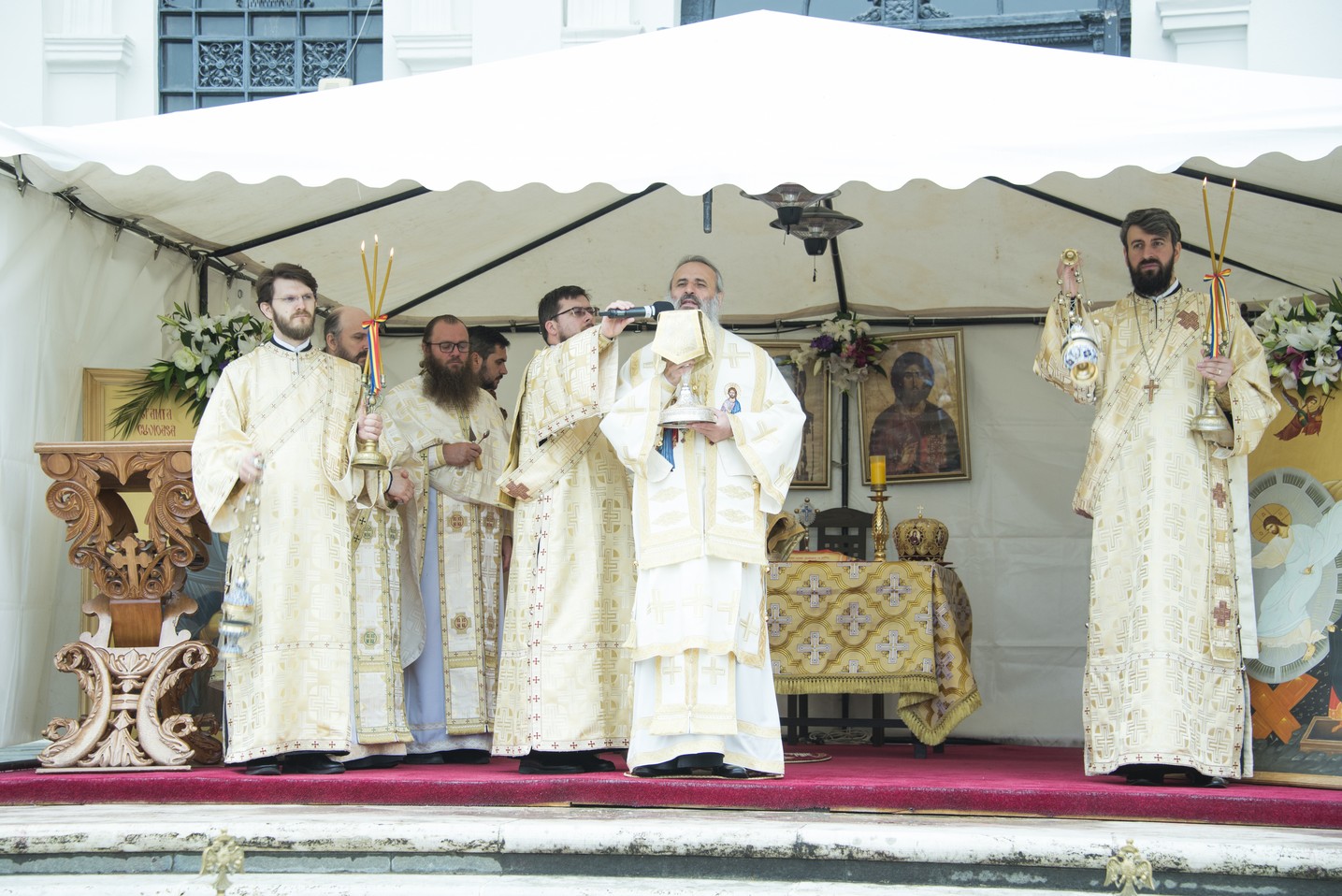 IPS Părinte Mitropolit Teofan: „Iubesc, așadar trăiesc cu adevărat!”