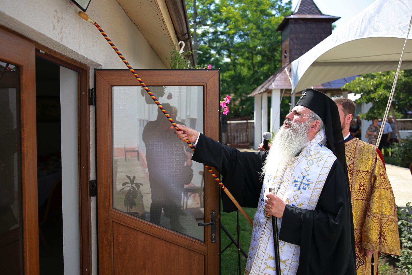 Parohia din Podu Hagiului are o nouă casă socială