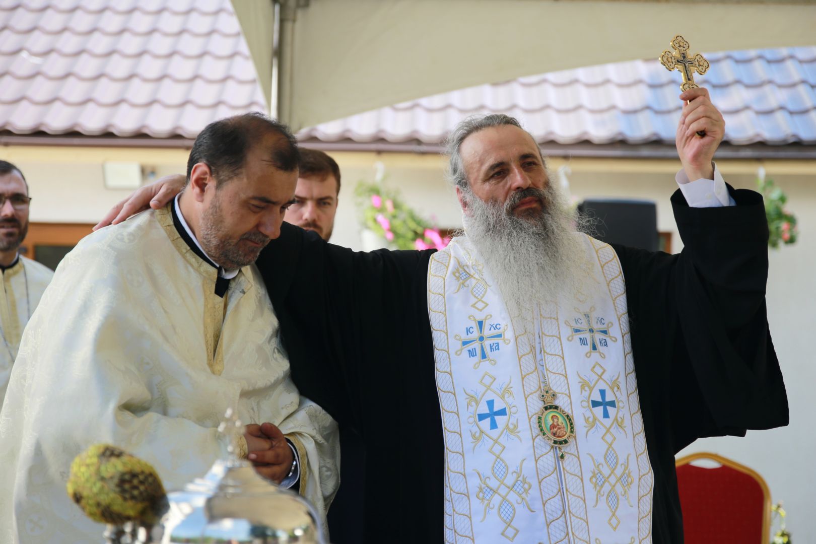 Parohia din Podu Hagiului are o nouă casă socială