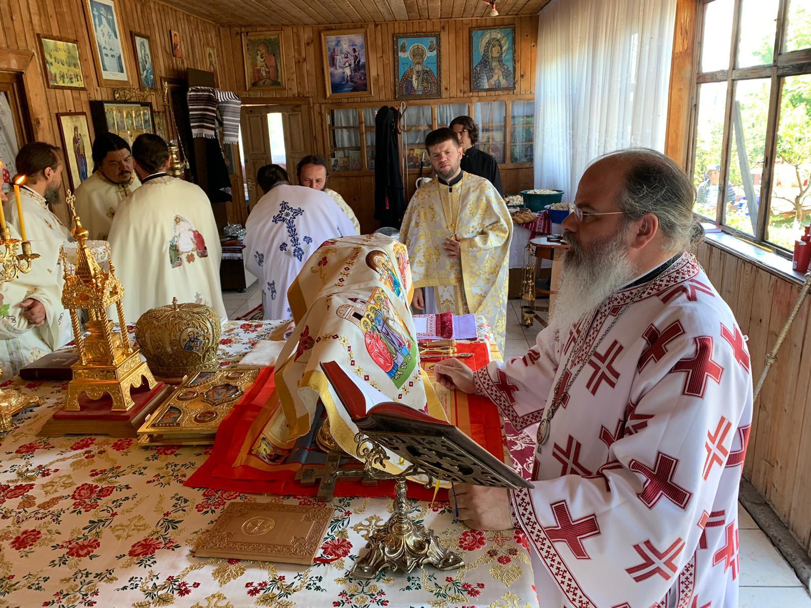 Slujba arhierească la Schitul Tanacu din judeţul Vaslui