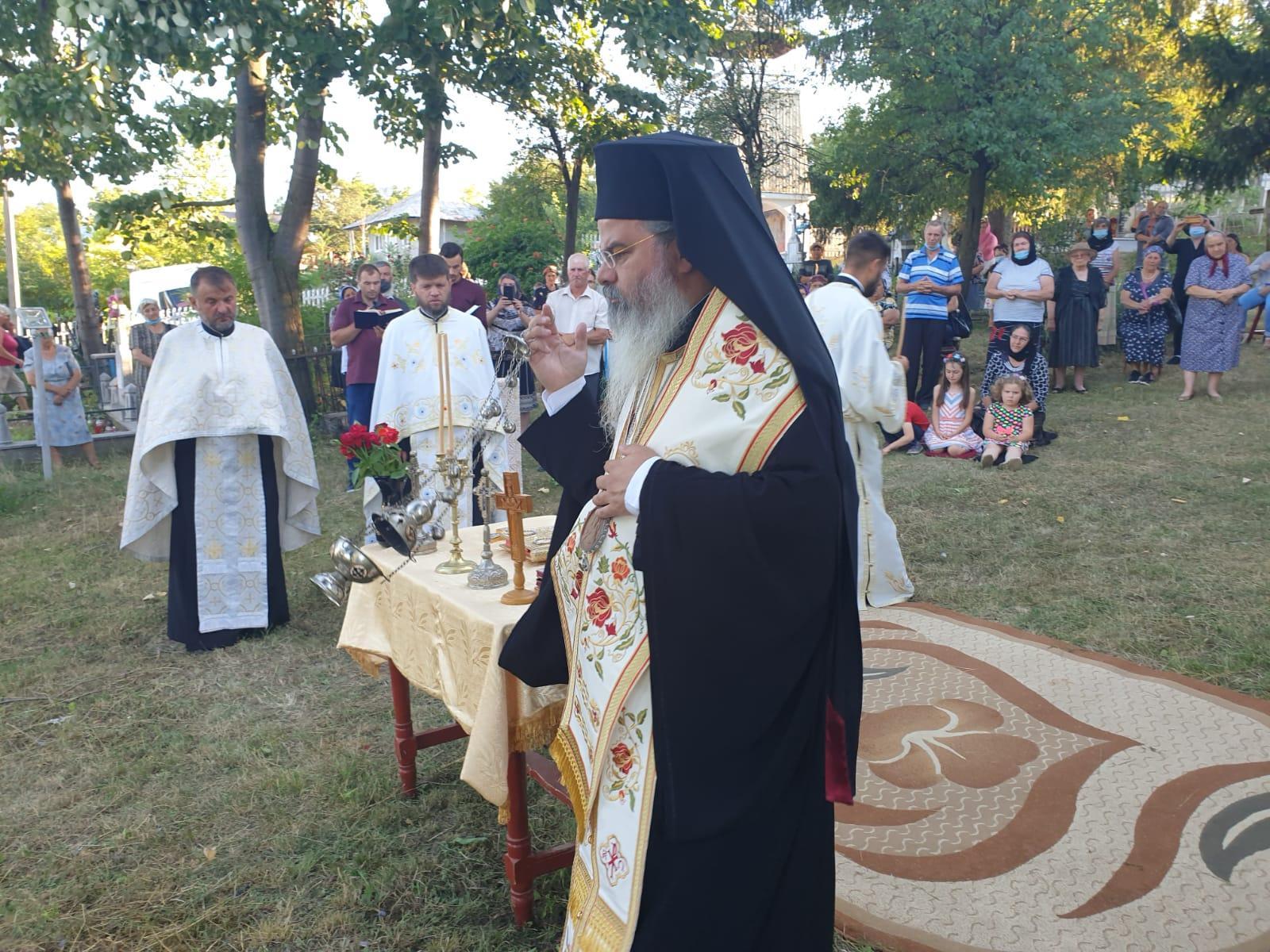 Prezență arhierească în parohiile Oșești și Hălăreşti din Episcopia Huşilor