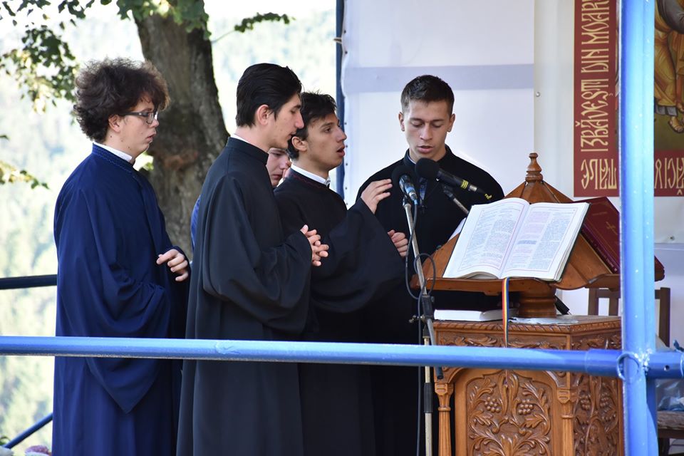 PS Petroniu, către pelerinii de la Nicula: „Să arătăm familiei că suntem mai buni după ce ne întoarcem de la mănăstire”