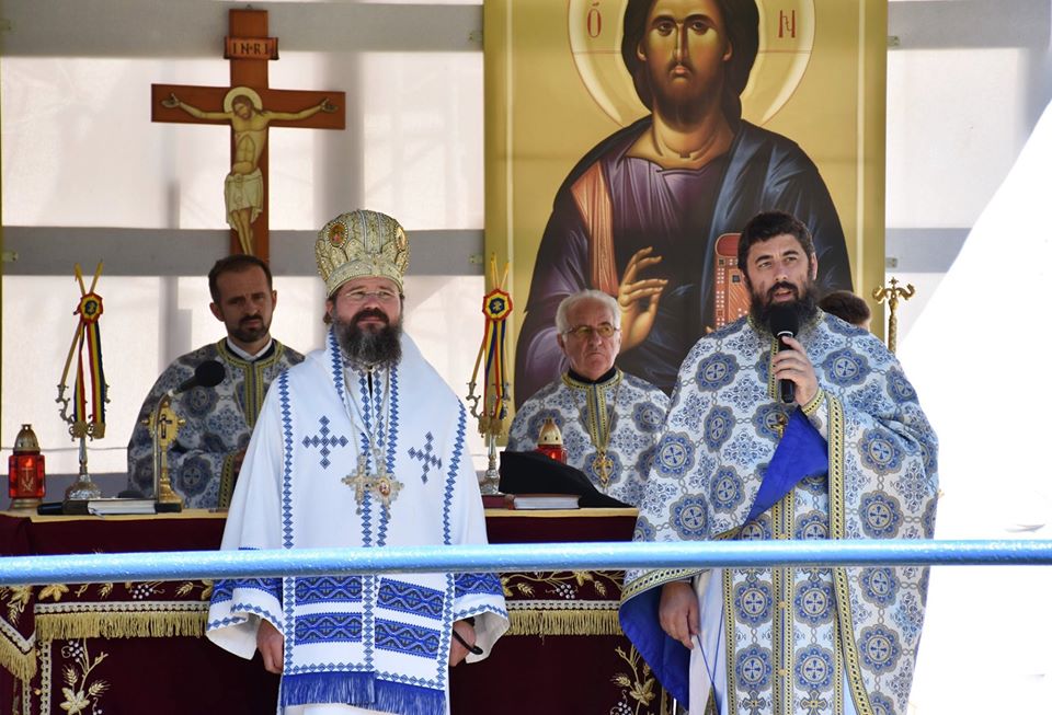 PS Macarie, la Mănăstirea Nicula: „Maica Domnului este la Nicula, printre copiii ei, pe care-i păzește de tot răul”