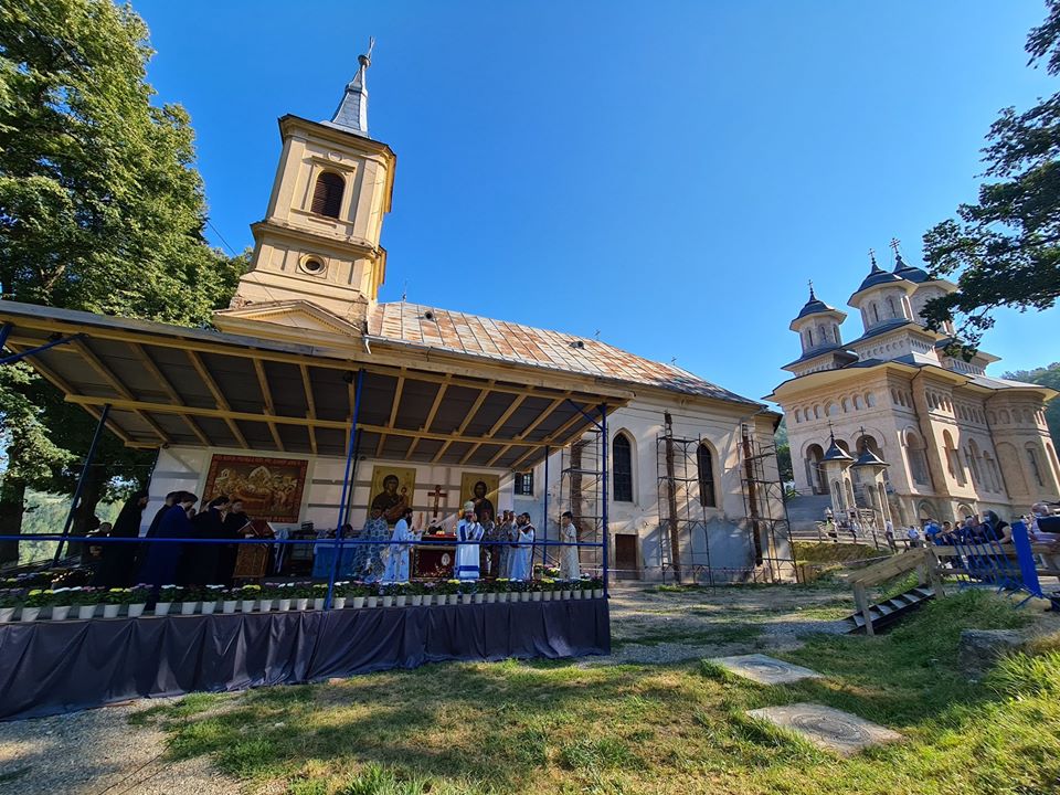 PS Macarie, la Mănăstirea Nicula: „Maica Domnului este la Nicula, printre copiii ei, pe care-i păzește de tot răul”