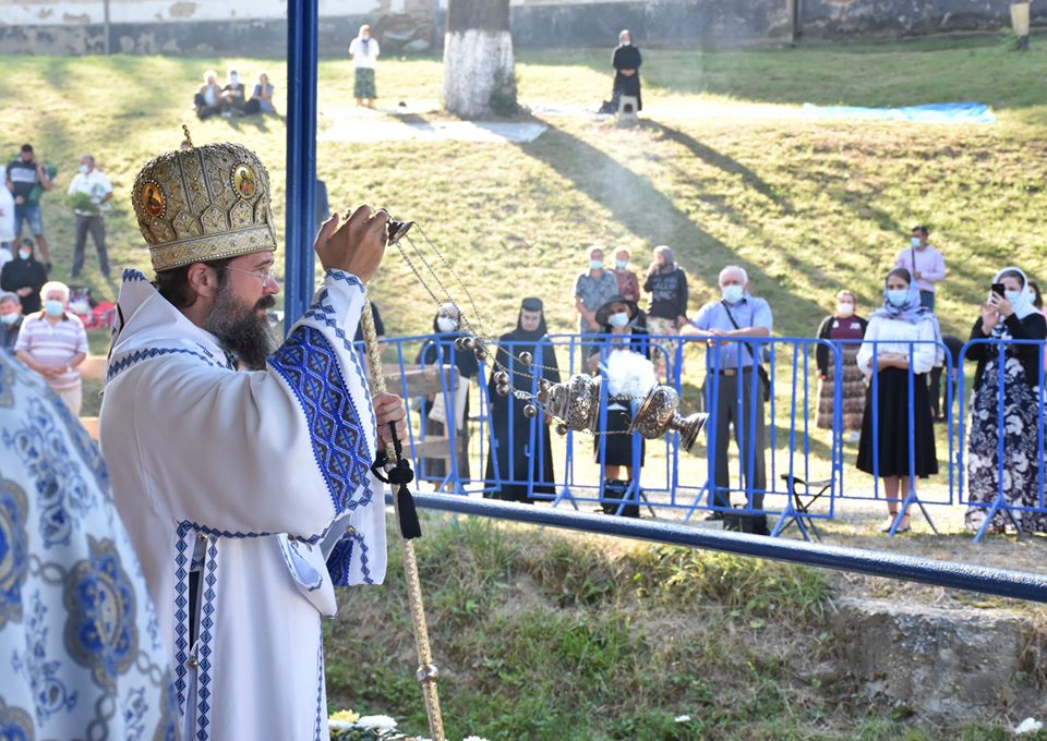 PS Macarie, la Mănăstirea Nicula: „Maica Domnului este la Nicula, printre copiii ei, pe care-i păzește de tot răul”