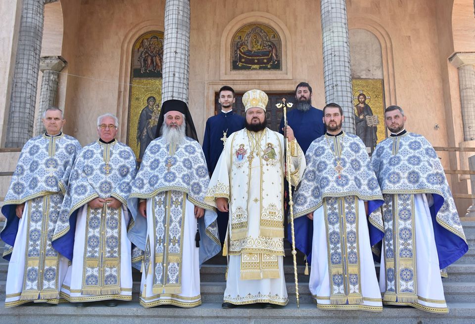 PS Petroniu, către pelerinii de la Nicula: „Să arătăm familiei că suntem mai buni după ce ne întoarcem de la mănăstire”